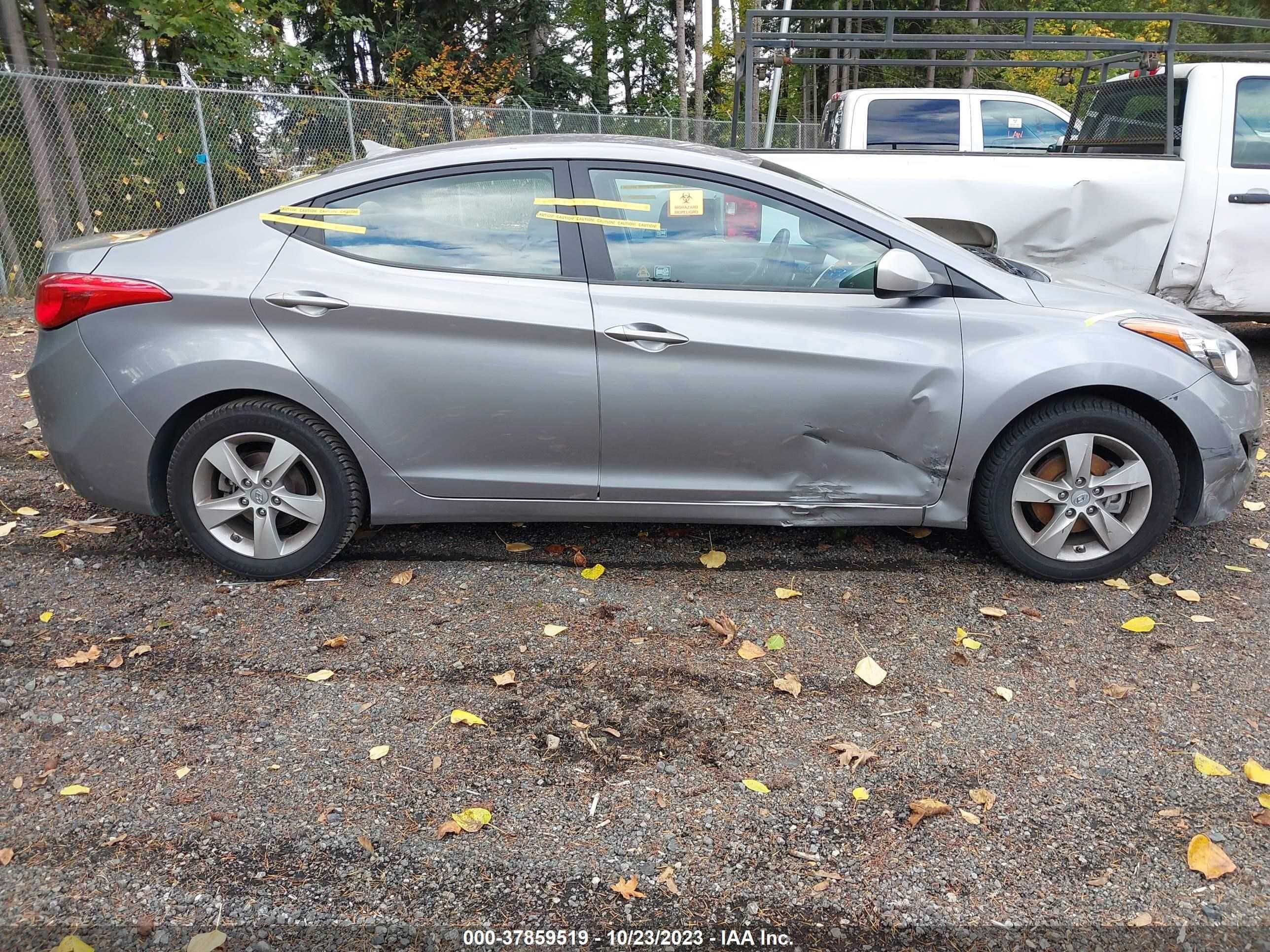 Photo 11 VIN: KMHDH4AE3DU564408 - HYUNDAI ELANTRA 