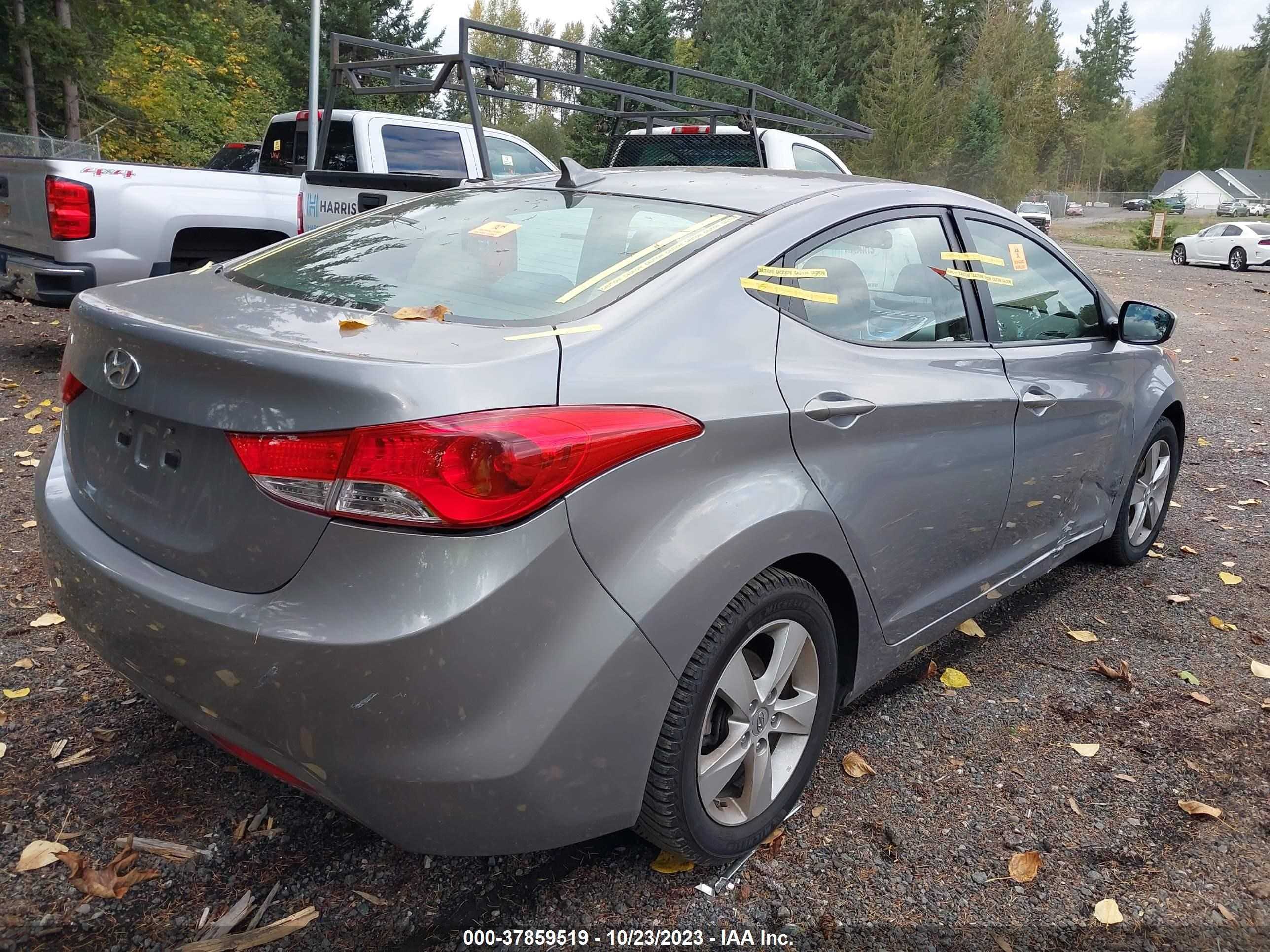 Photo 3 VIN: KMHDH4AE3DU564408 - HYUNDAI ELANTRA 