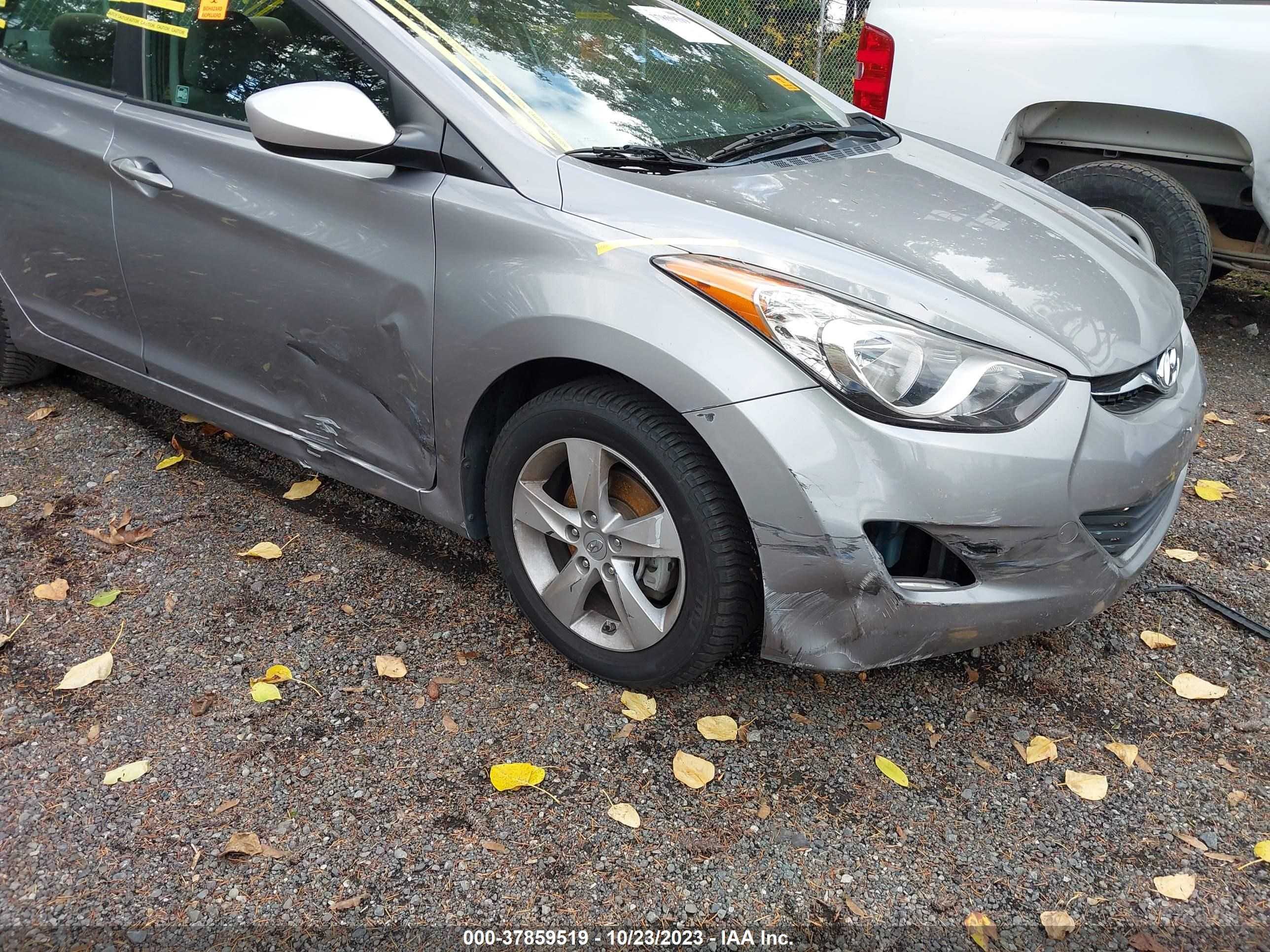 Photo 5 VIN: KMHDH4AE3DU564408 - HYUNDAI ELANTRA 