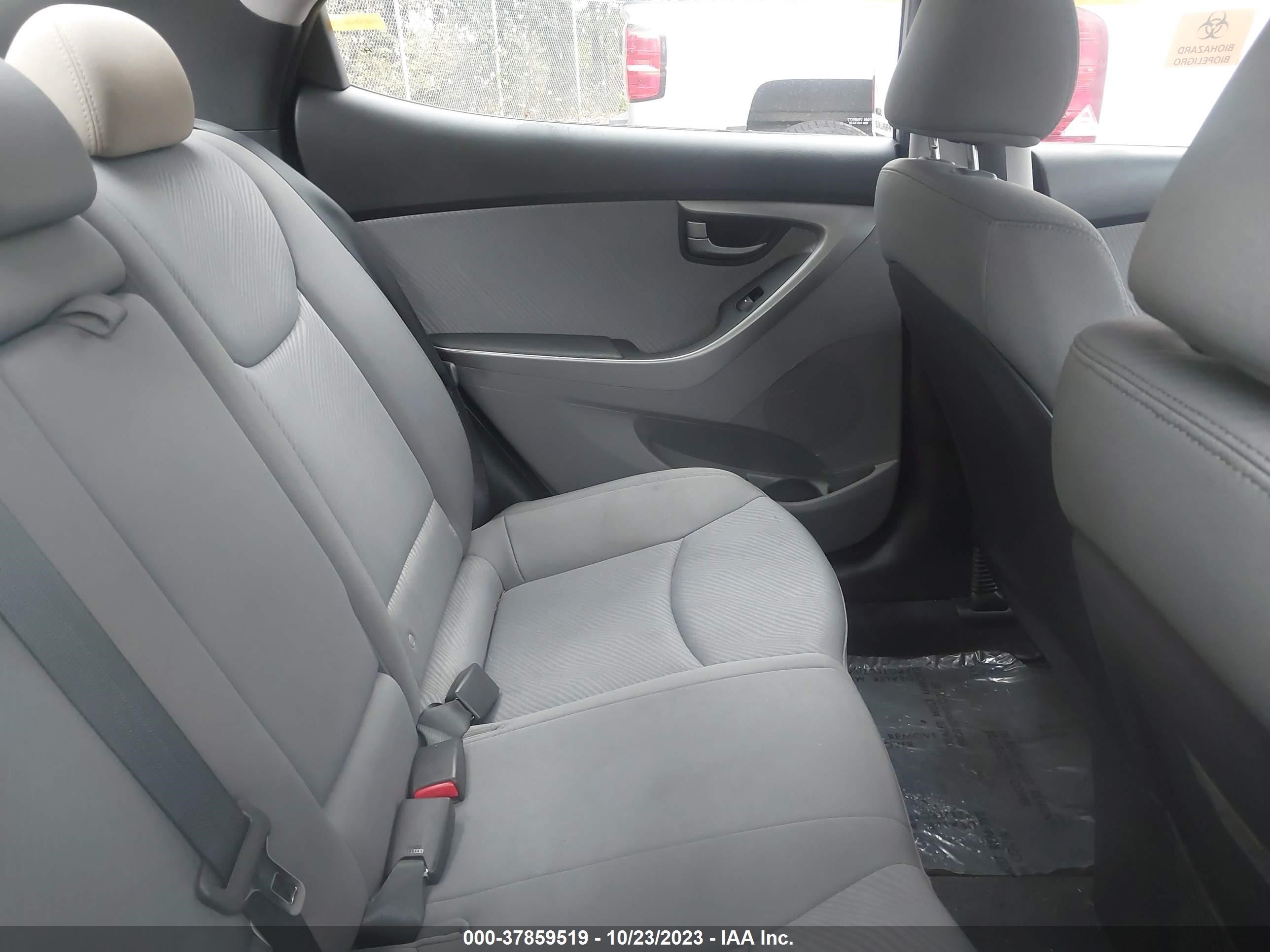 Photo 7 VIN: KMHDH4AE3DU564408 - HYUNDAI ELANTRA 