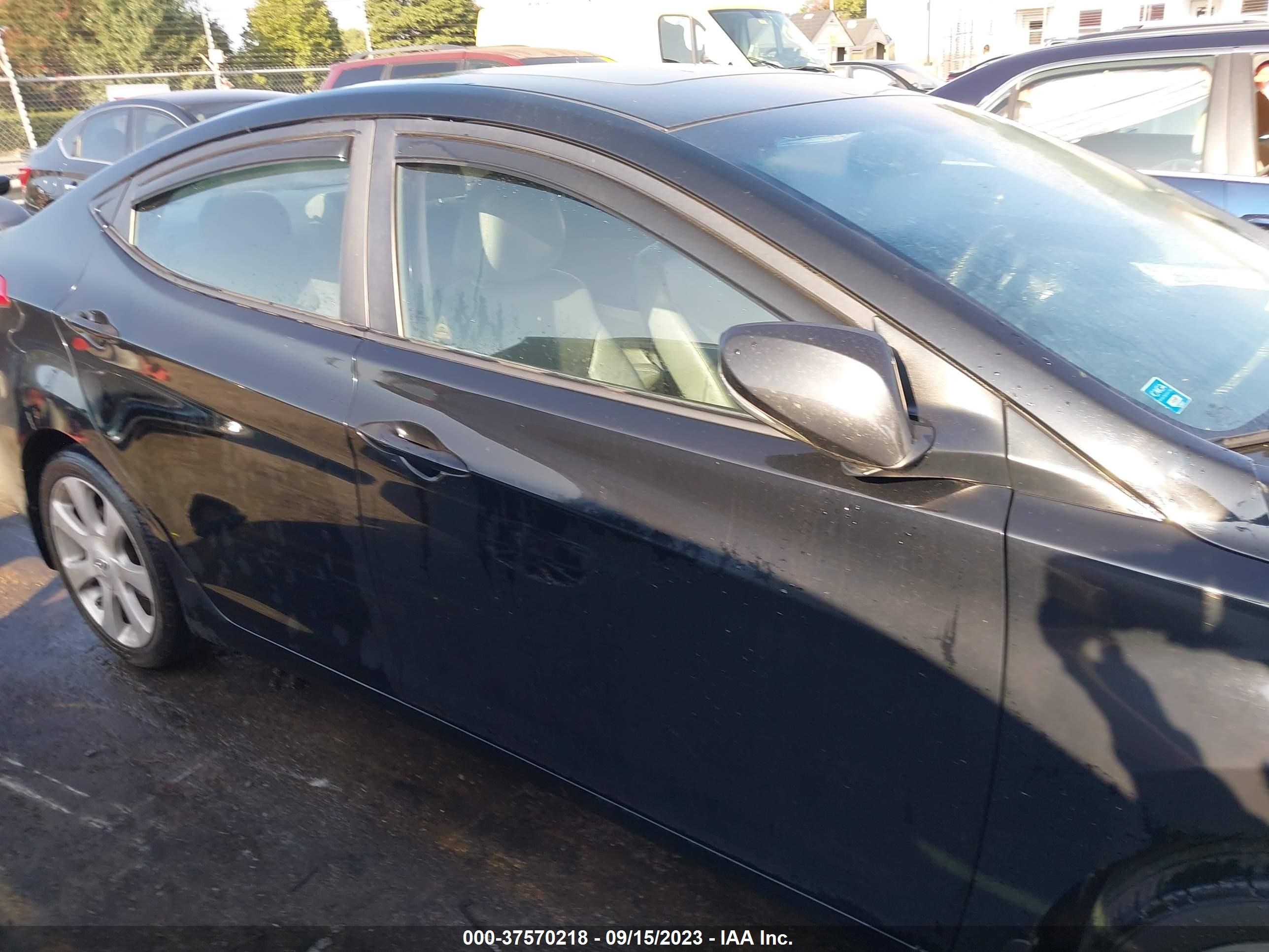 Photo 13 VIN: KMHDH4AE3DU614398 - HYUNDAI ELANTRA 