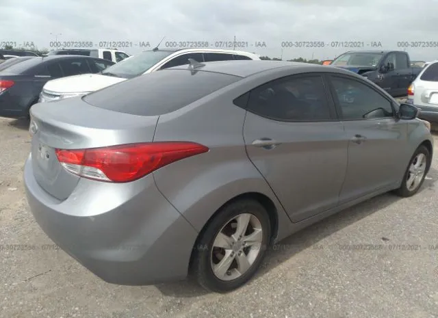 Photo 3 VIN: KMHDH4AE3DU633999 - HYUNDAI ELANTRA 