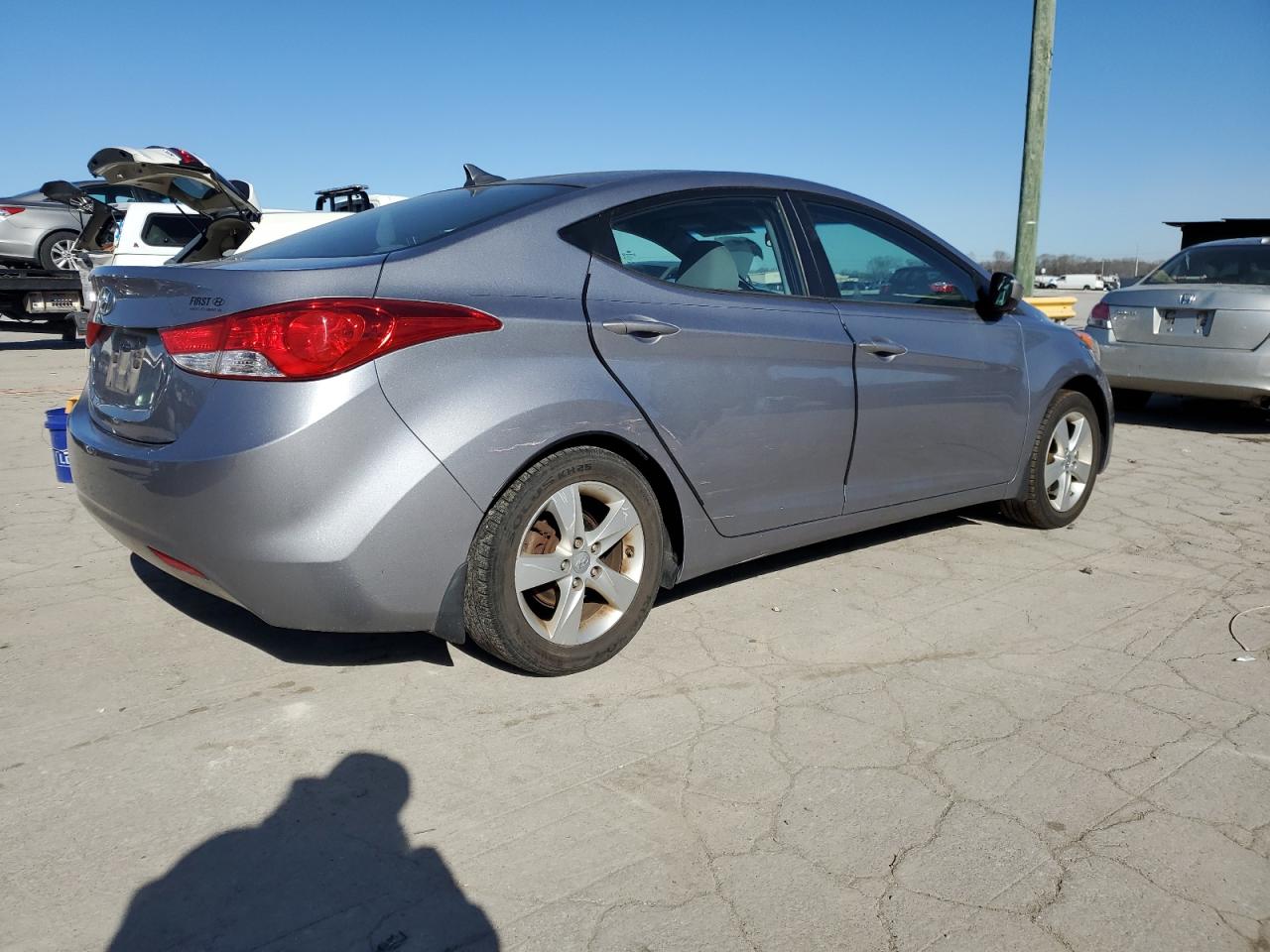 Photo 2 VIN: KMHDH4AE3DU677484 - HYUNDAI ELANTRA 