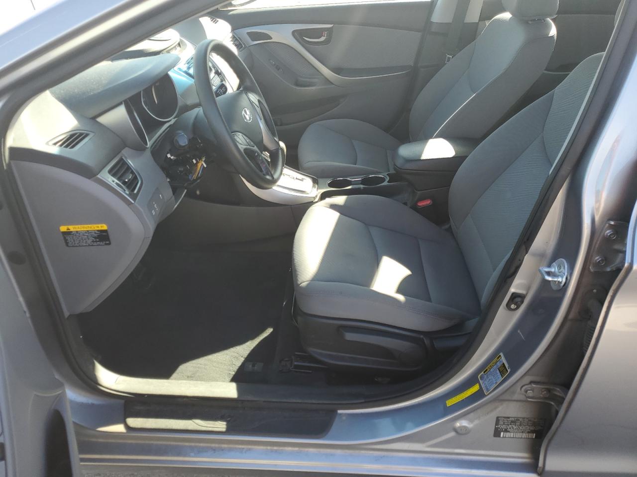 Photo 6 VIN: KMHDH4AE3DU677484 - HYUNDAI ELANTRA 