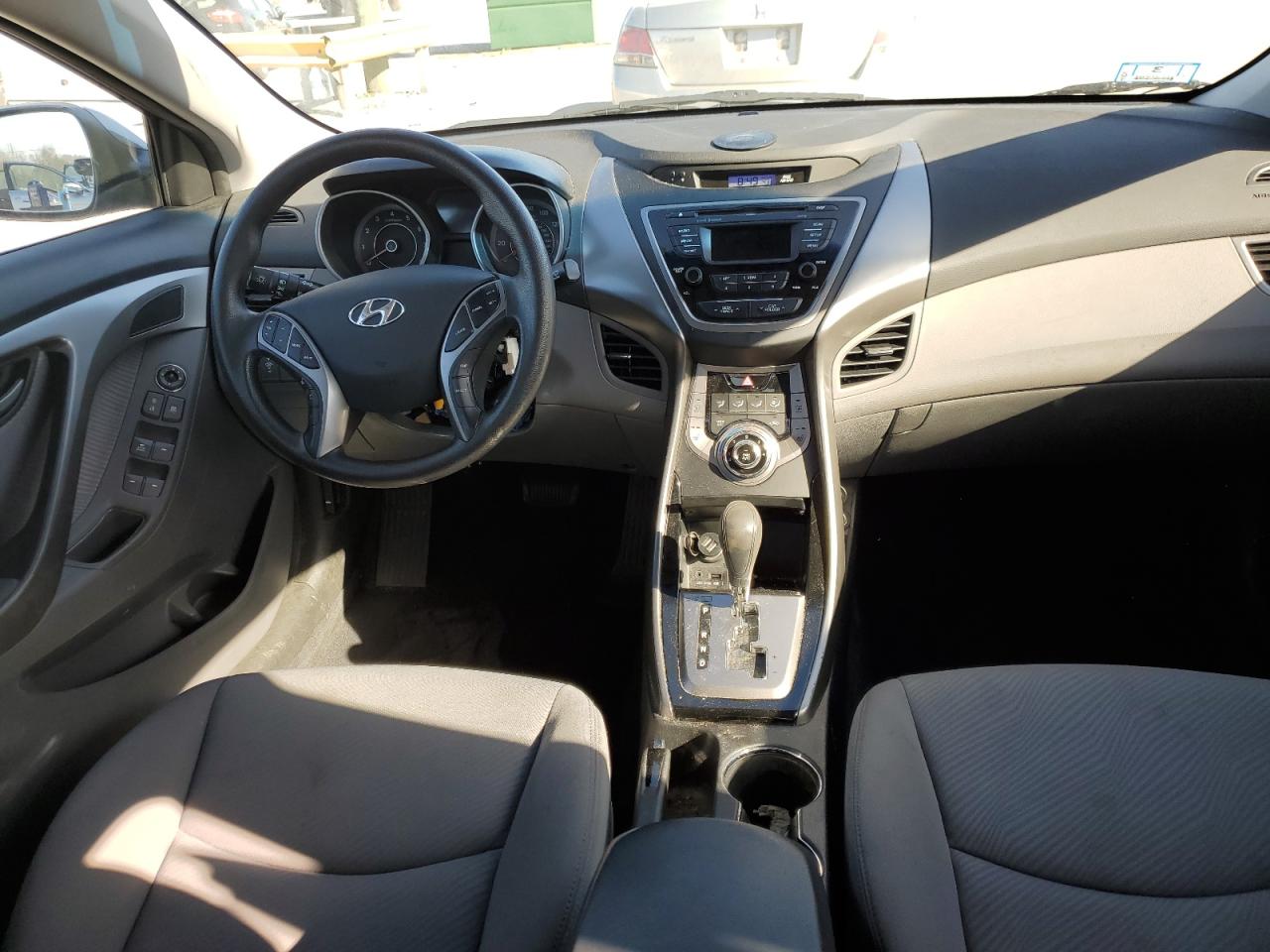 Photo 7 VIN: KMHDH4AE3DU677484 - HYUNDAI ELANTRA 