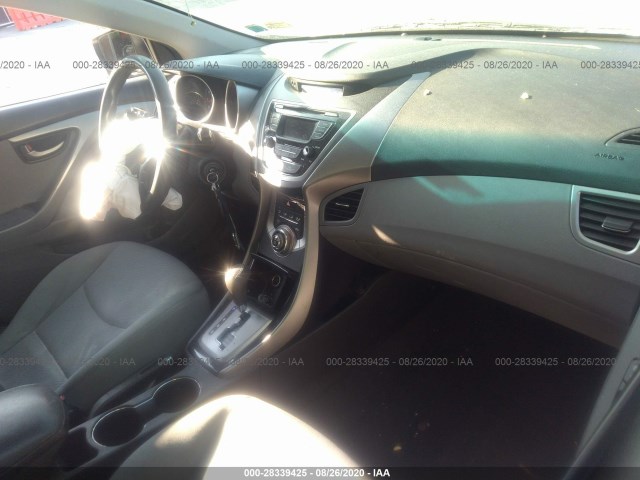 Photo 4 VIN: KMHDH4AE3DU818330 - HYUNDAI ELANTRA 