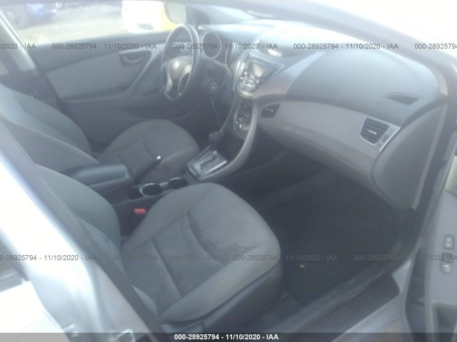 Photo 4 VIN: KMHDH4AE3DU851778 - HYUNDAI ELANTRA 