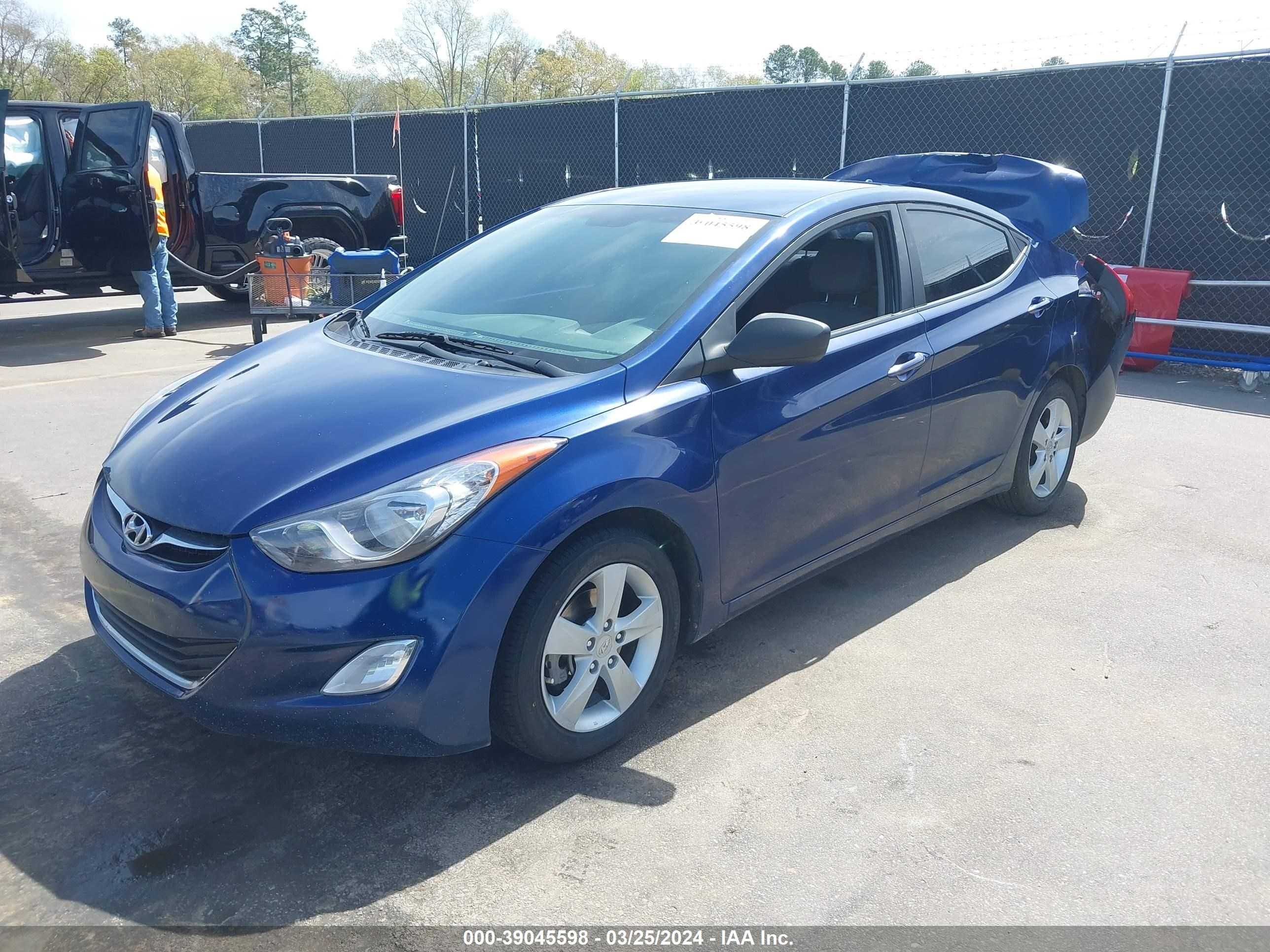 Photo 1 VIN: KMHDH4AE3DU879032 - HYUNDAI ELANTRA GL 