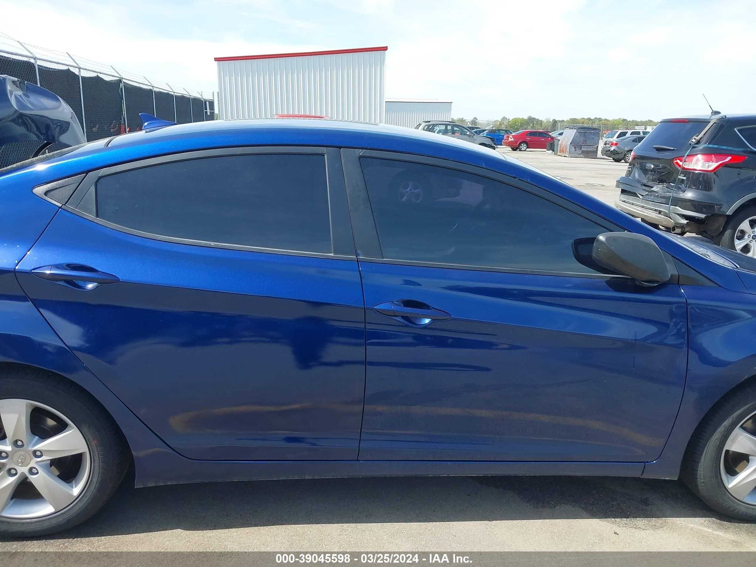 Photo 12 VIN: KMHDH4AE3DU879032 - HYUNDAI ELANTRA GL 