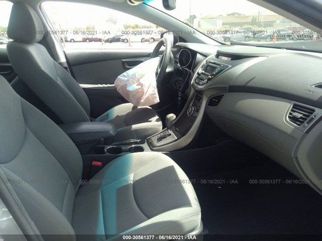 Photo 4 VIN: KMHDH4AE3DU917326 - HYUNDAI ELANTRA 