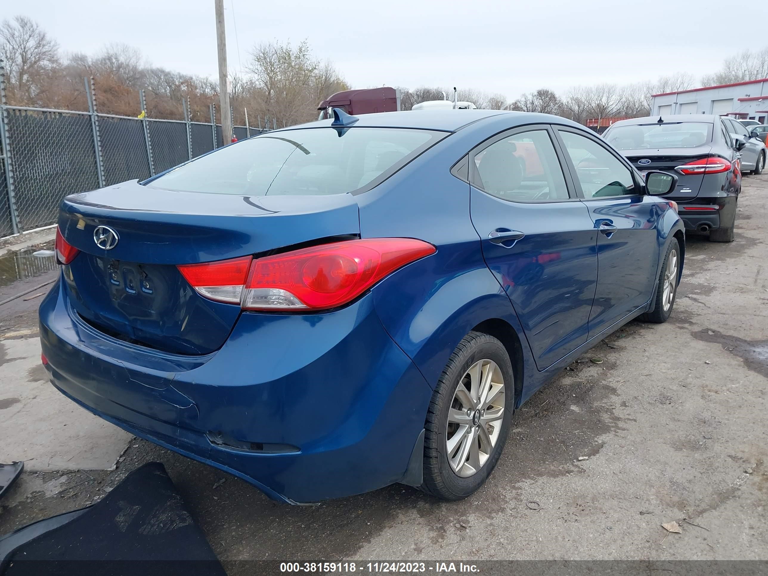 Photo 3 VIN: KMHDH4AE3EU117627 - HYUNDAI ELANTRA 