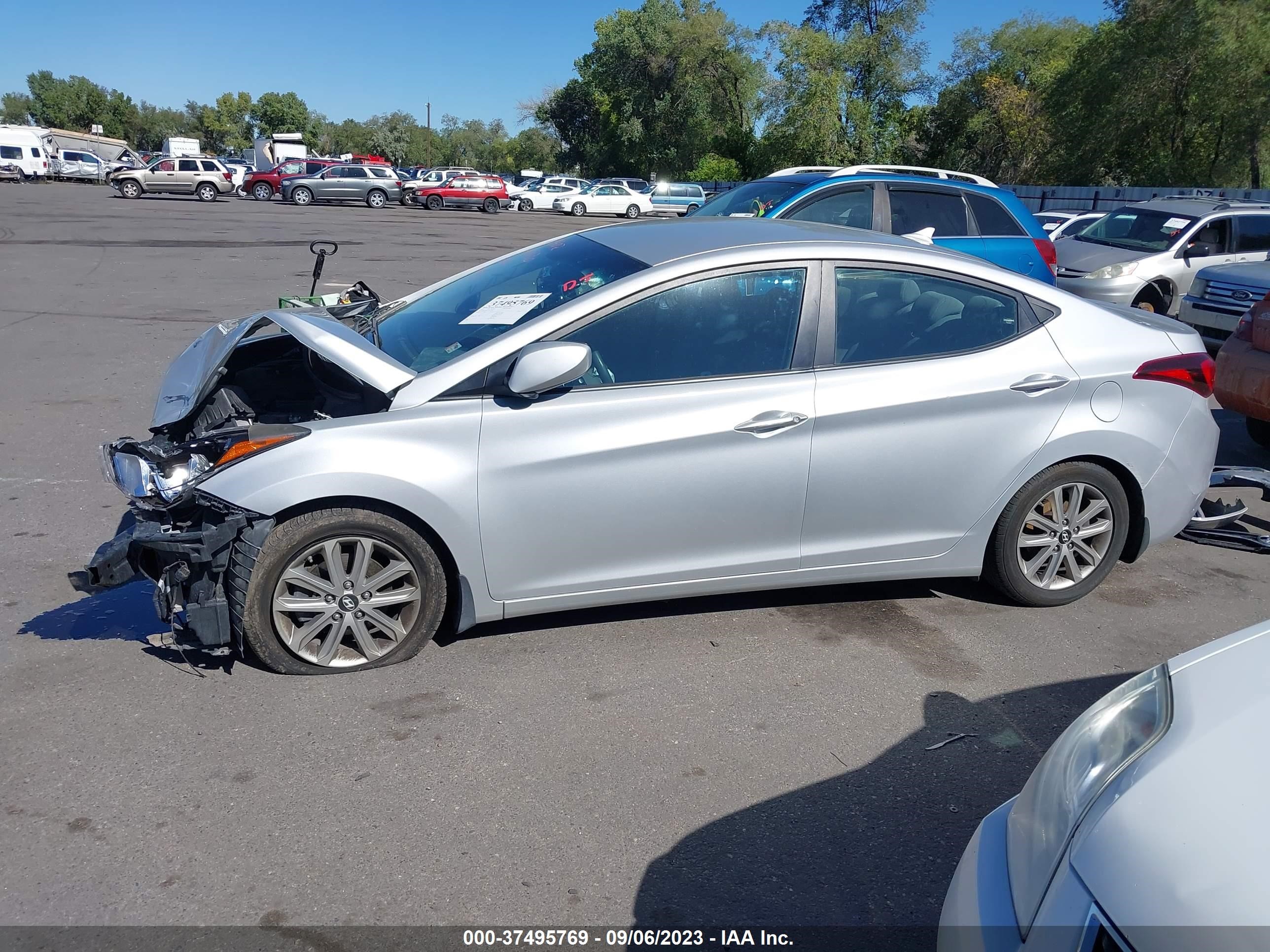 Photo 13 VIN: KMHDH4AE3FU230902 - HYUNDAI ELANTRA 