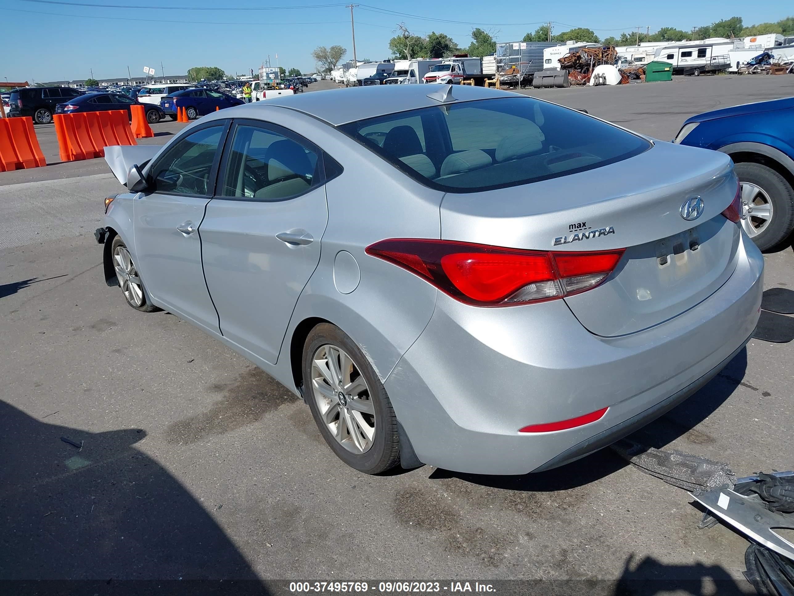 Photo 2 VIN: KMHDH4AE3FU230902 - HYUNDAI ELANTRA 