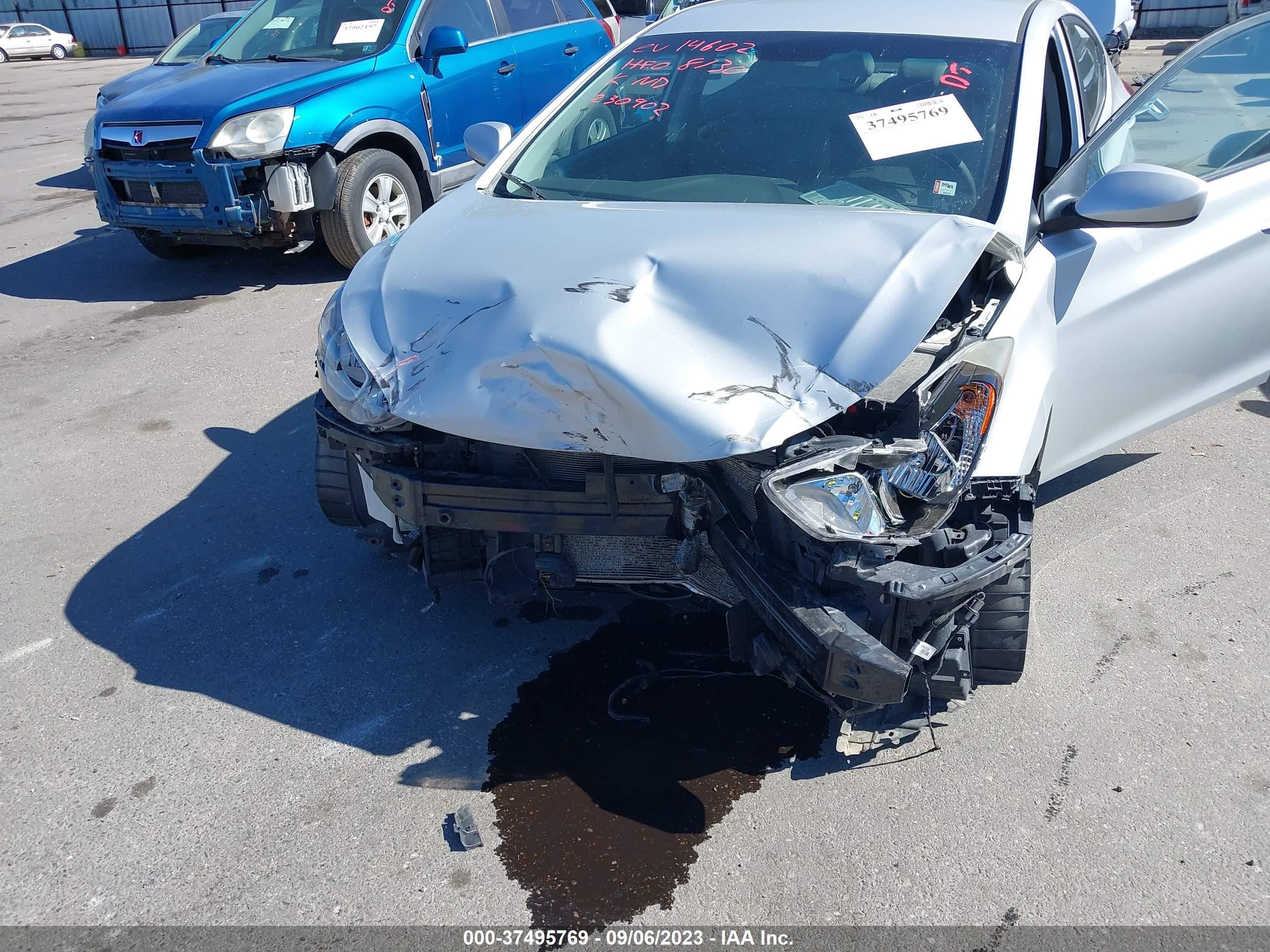 Photo 5 VIN: KMHDH4AE3FU230902 - HYUNDAI ELANTRA 