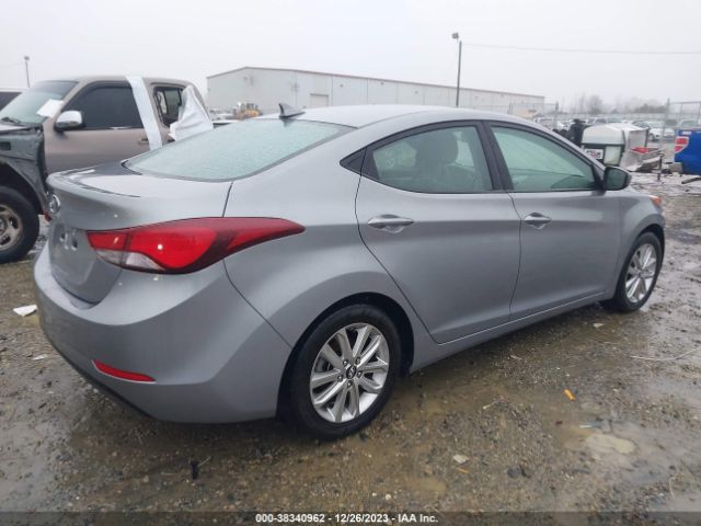 Photo 3 VIN: KMHDH4AE3FU248669 - HYUNDAI ELANTRA SE 