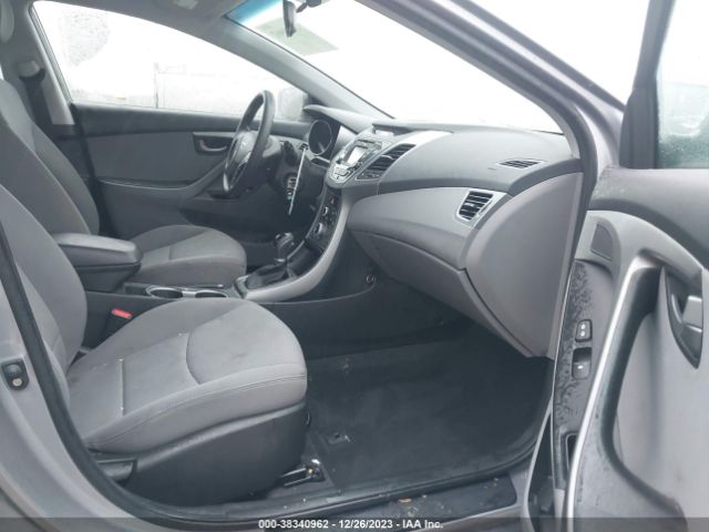 Photo 4 VIN: KMHDH4AE3FU248669 - HYUNDAI ELANTRA SE 