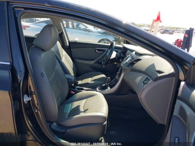 Photo 4 VIN: KMHDH4AE3FU322978 - HYUNDAI ELANTRA 