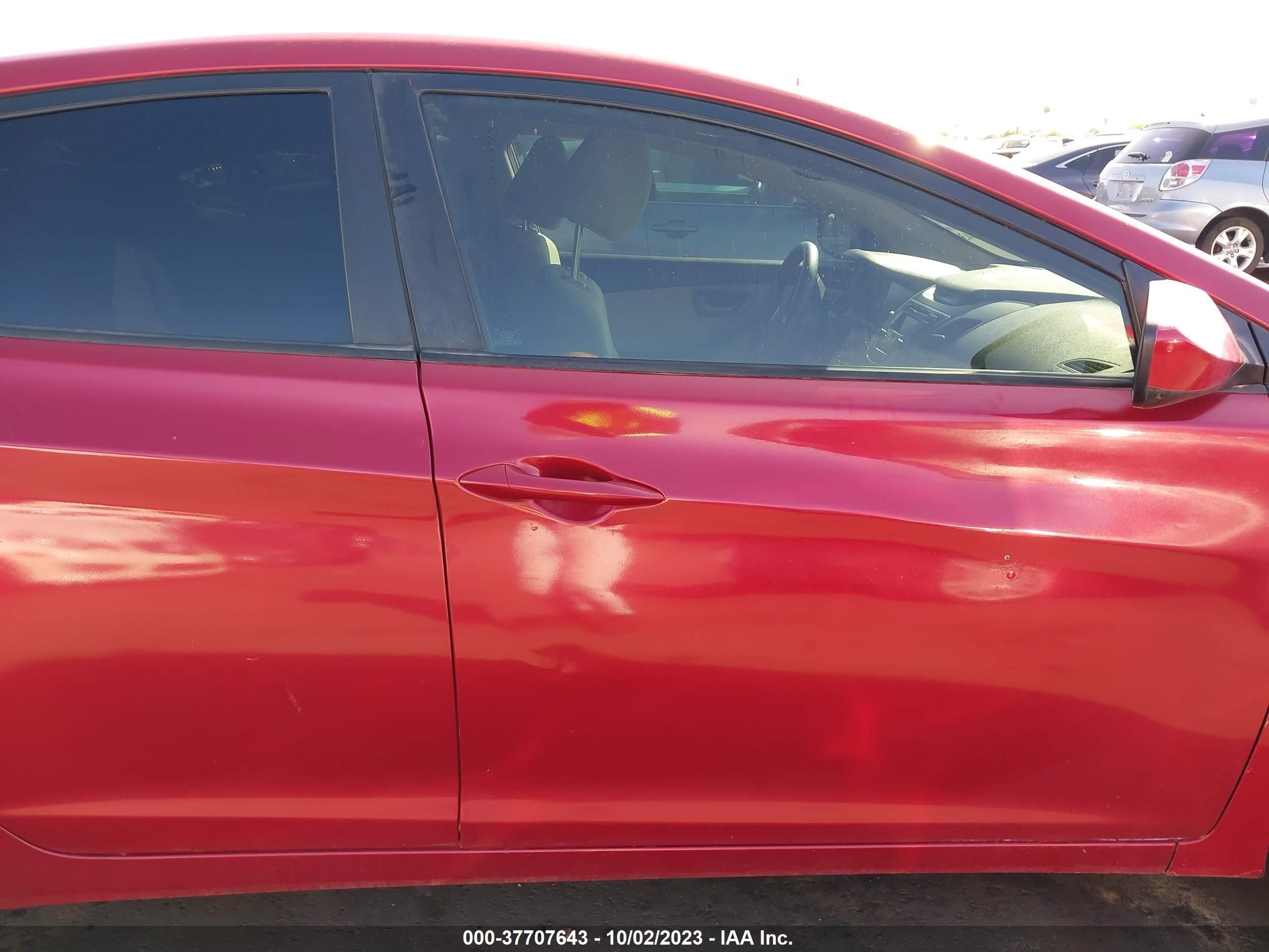 Photo 13 VIN: KMHDH4AE3FU329011 - HYUNDAI ELANTRA 