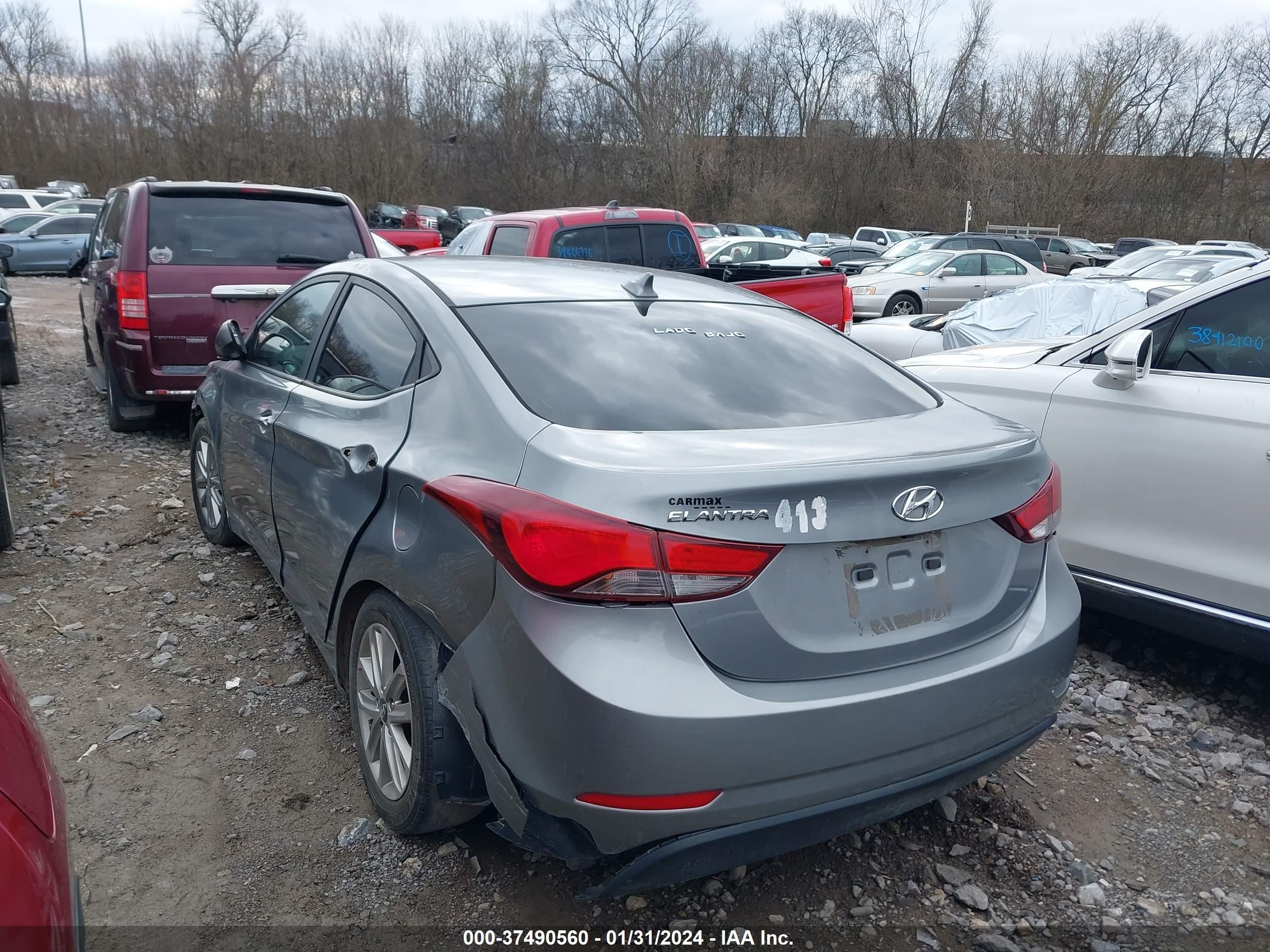 Photo 2 VIN: KMHDH4AE3FU420702 - HYUNDAI ELANTRA 