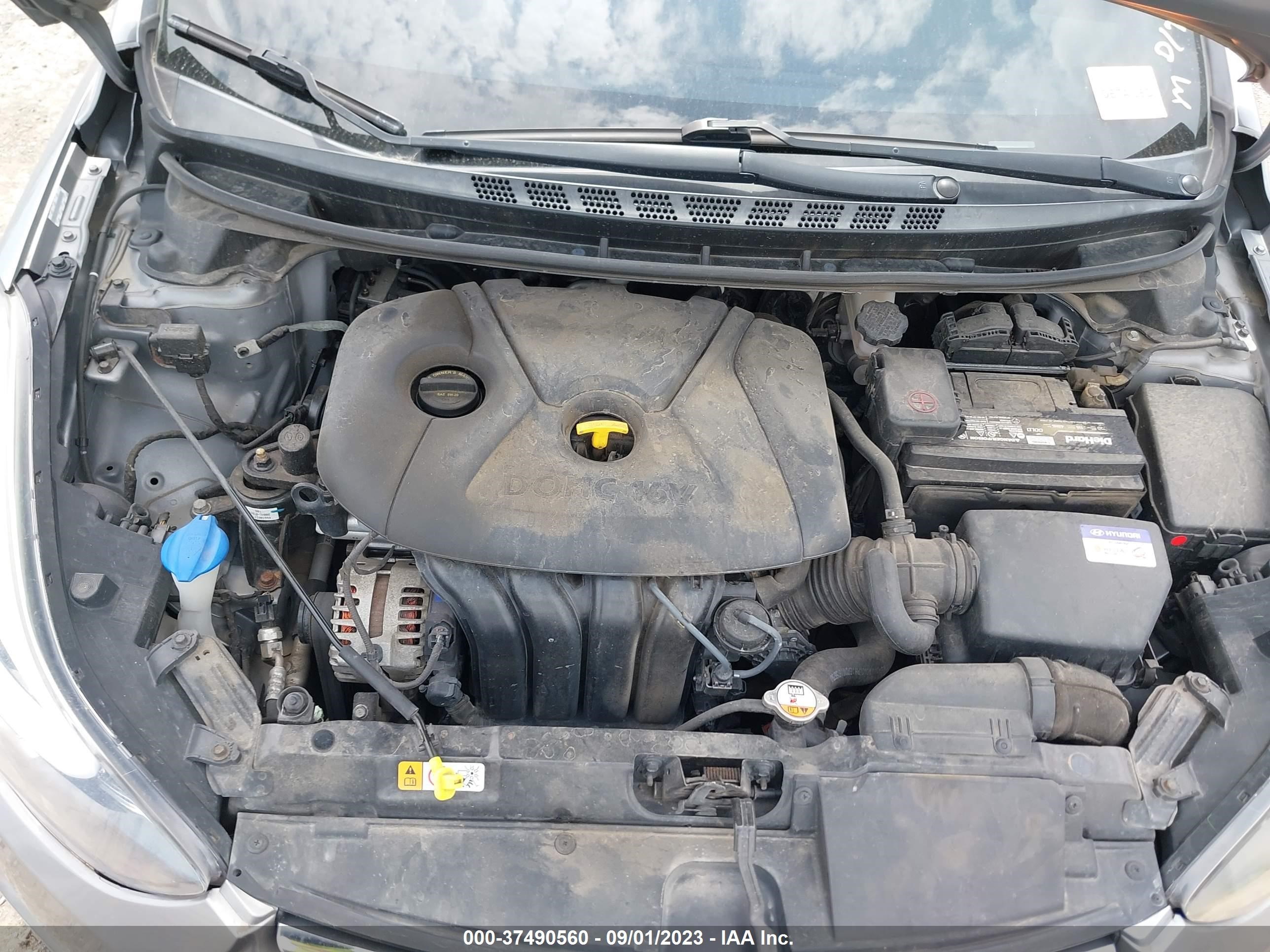 Photo 9 VIN: KMHDH4AE3FU420702 - HYUNDAI ELANTRA 