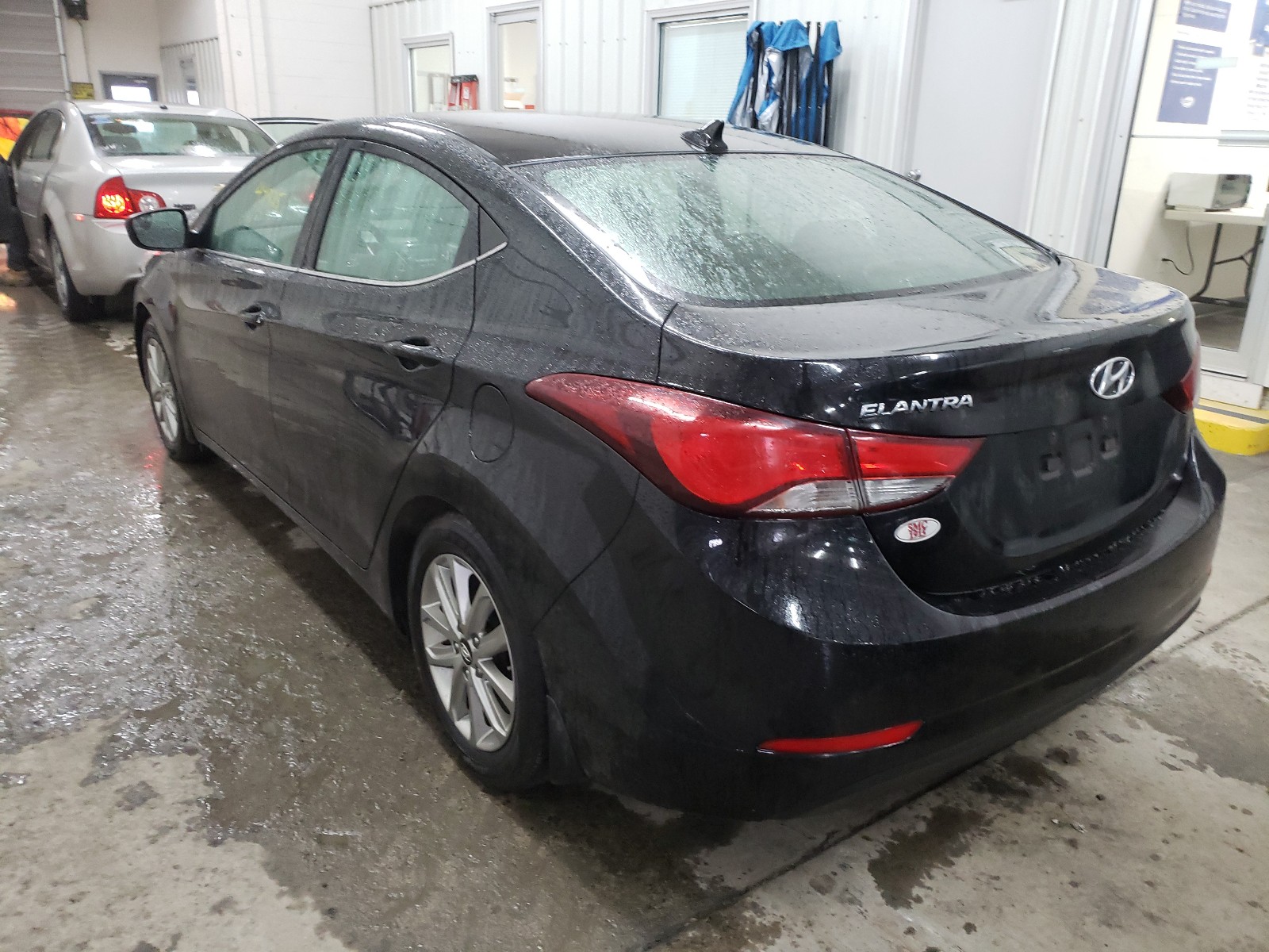 Photo 2 VIN: KMHDH4AE3FU439556 - HYUNDAI ELANTRA SE 