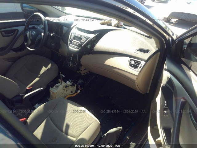 Photo 4 VIN: KMHDH4AE3GU490072 - HYUNDAI ELANTRA 