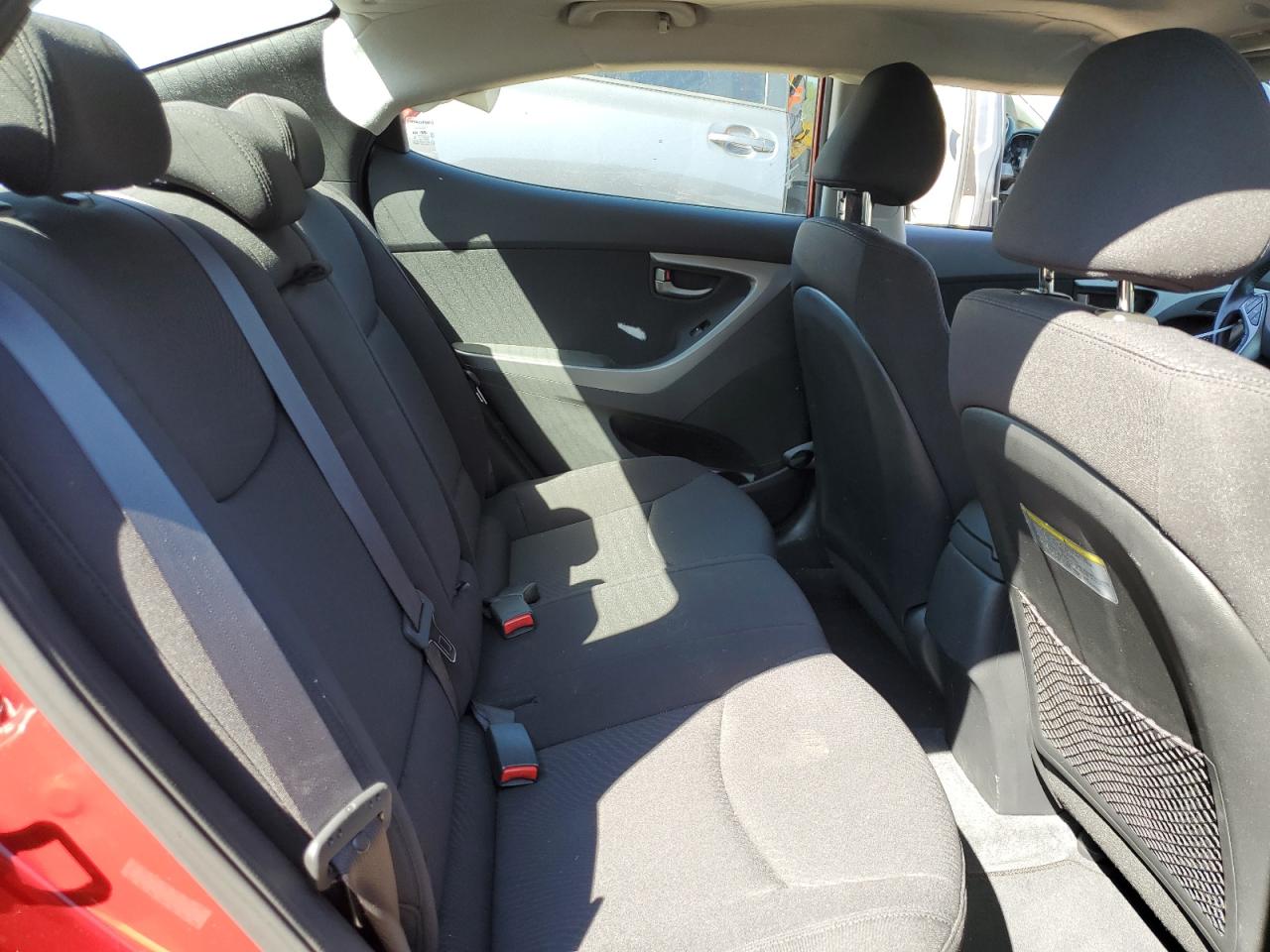 Photo 9 VIN: KMHDH4AE3GU582735 - HYUNDAI ELANTRA 