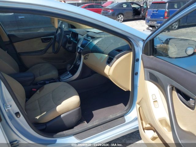 Photo 4 VIN: KMHDH4AE4BU085590 - HYUNDAI ELANTRA 