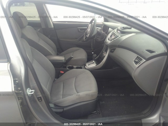 Photo 4 VIN: KMHDH4AE4BU093091 - HYUNDAI ELANTRA 