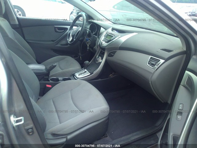 Photo 4 VIN: KMHDH4AE4BU098016 - HYUNDAI ELANTRA 