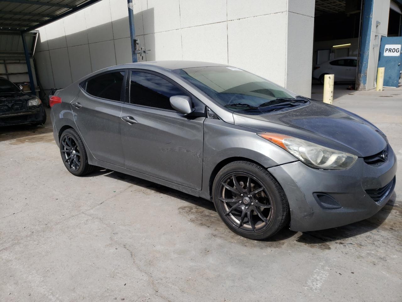 Photo 3 VIN: KMHDH4AE4BU121746 - HYUNDAI ELANTRA 