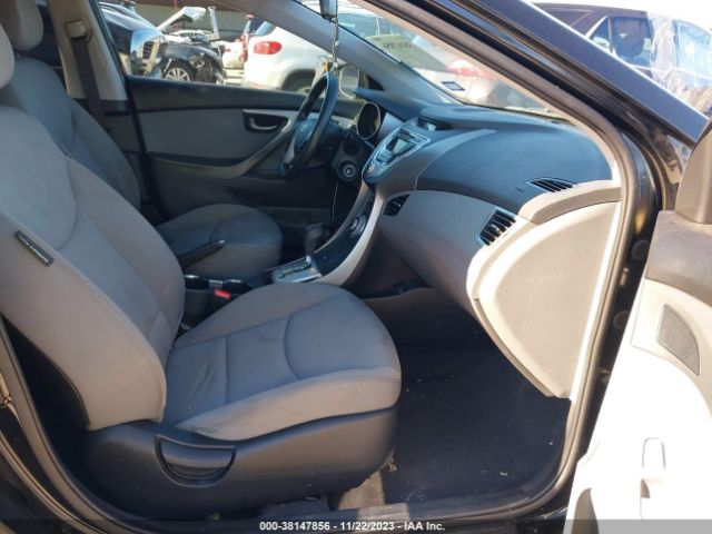 Photo 4 VIN: KMHDH4AE4CU176196 - HYUNDAI ELANTRA 