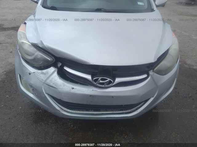 Photo 5 VIN: KMHDH4AE4CU208256 - HYUNDAI ELANTRA 