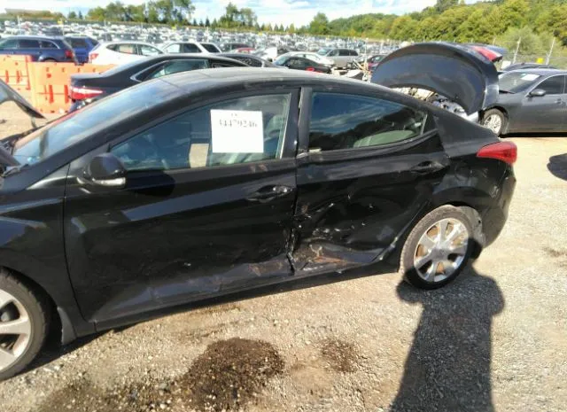 Photo 5 VIN: KMHDH4AE4CU308177 - HYUNDAI ELANTRA 