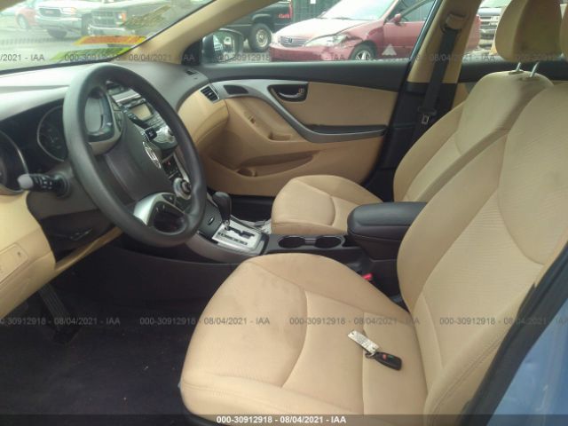 Photo 4 VIN: KMHDH4AE4CU310883 - HYUNDAI ELANTRA 