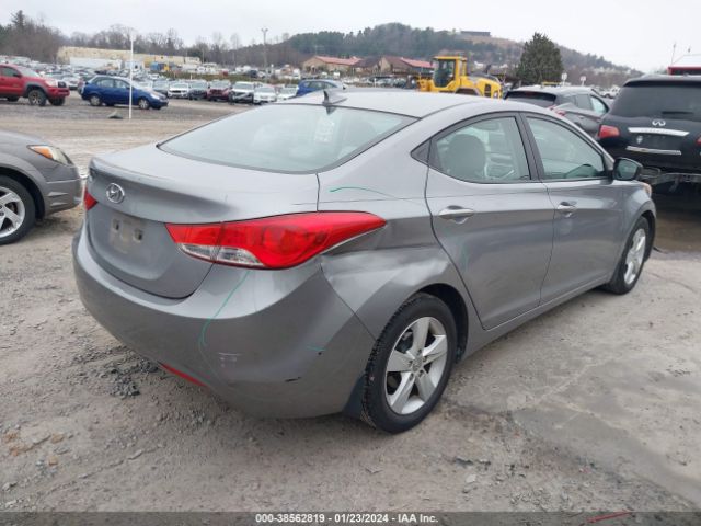 Photo 3 VIN: KMHDH4AE4CU357170 - HYUNDAI ELANTRA 