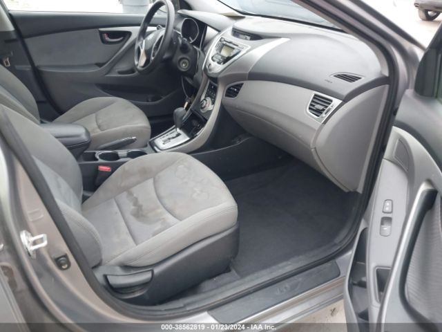 Photo 4 VIN: KMHDH4AE4CU357170 - HYUNDAI ELANTRA 