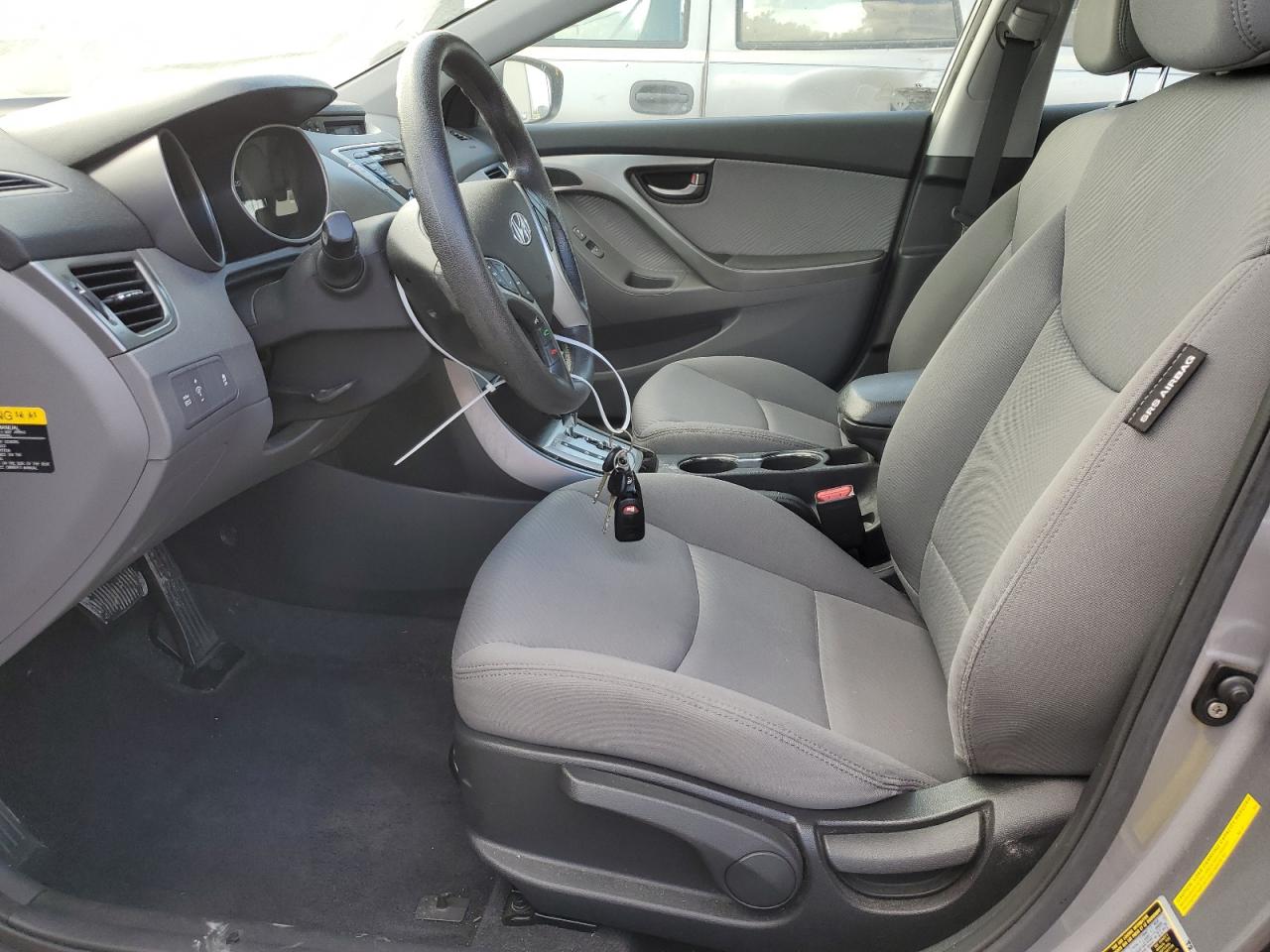 Photo 6 VIN: KMHDH4AE4CU417593 - HYUNDAI ELANTRA 