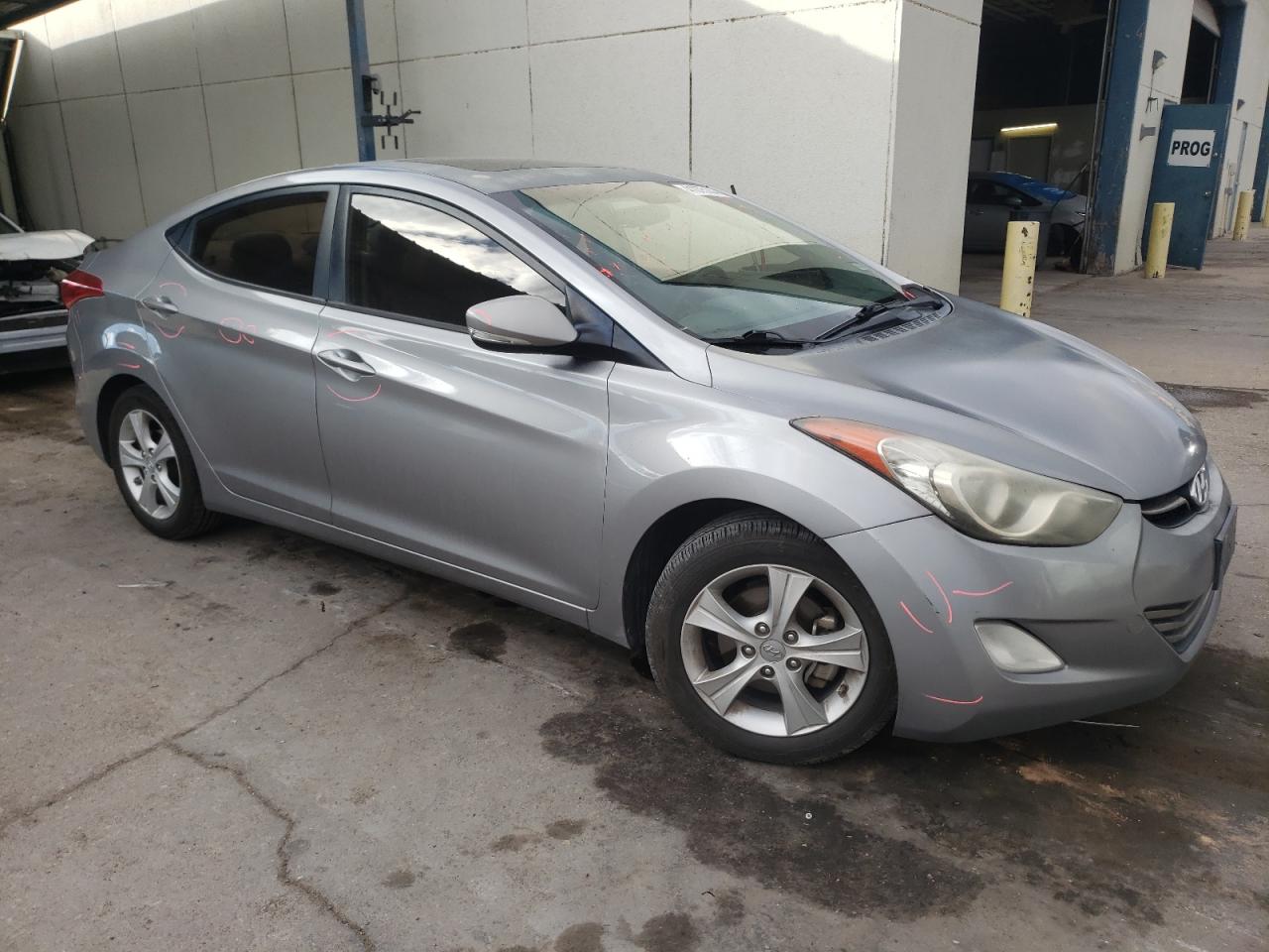 Photo 3 VIN: KMHDH4AE4DU529554 - HYUNDAI ELANTRA 