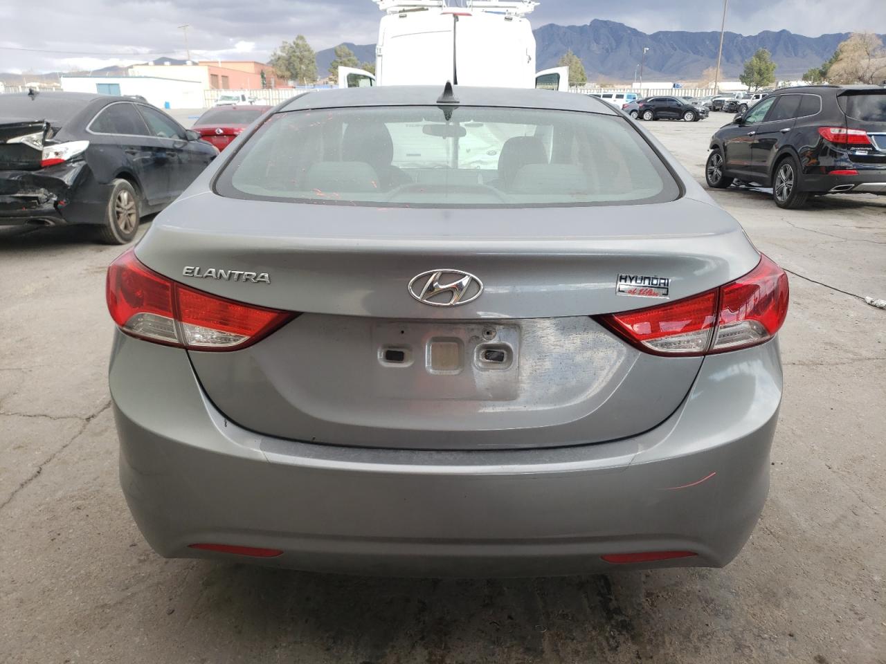 Photo 5 VIN: KMHDH4AE4DU529554 - HYUNDAI ELANTRA 