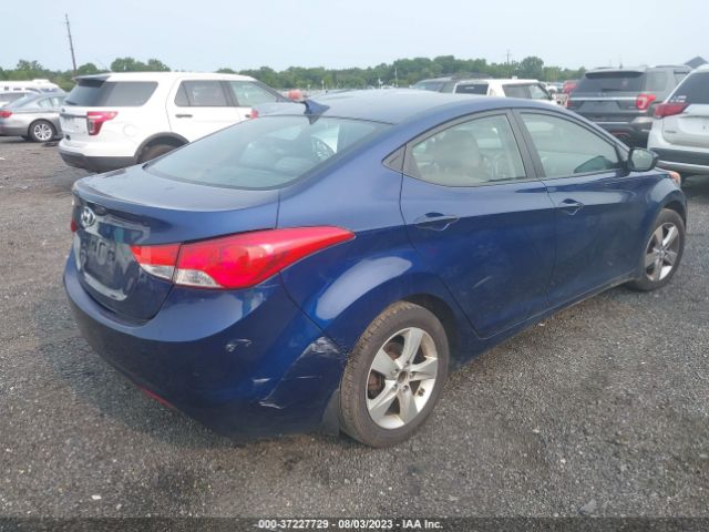 Photo 3 VIN: KMHDH4AE4DU530817 - HYUNDAI ELANTRA 