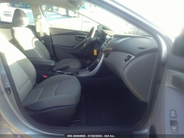 Photo 4 VIN: KMHDH4AE4DU585686 - HYUNDAI ELANTRA 