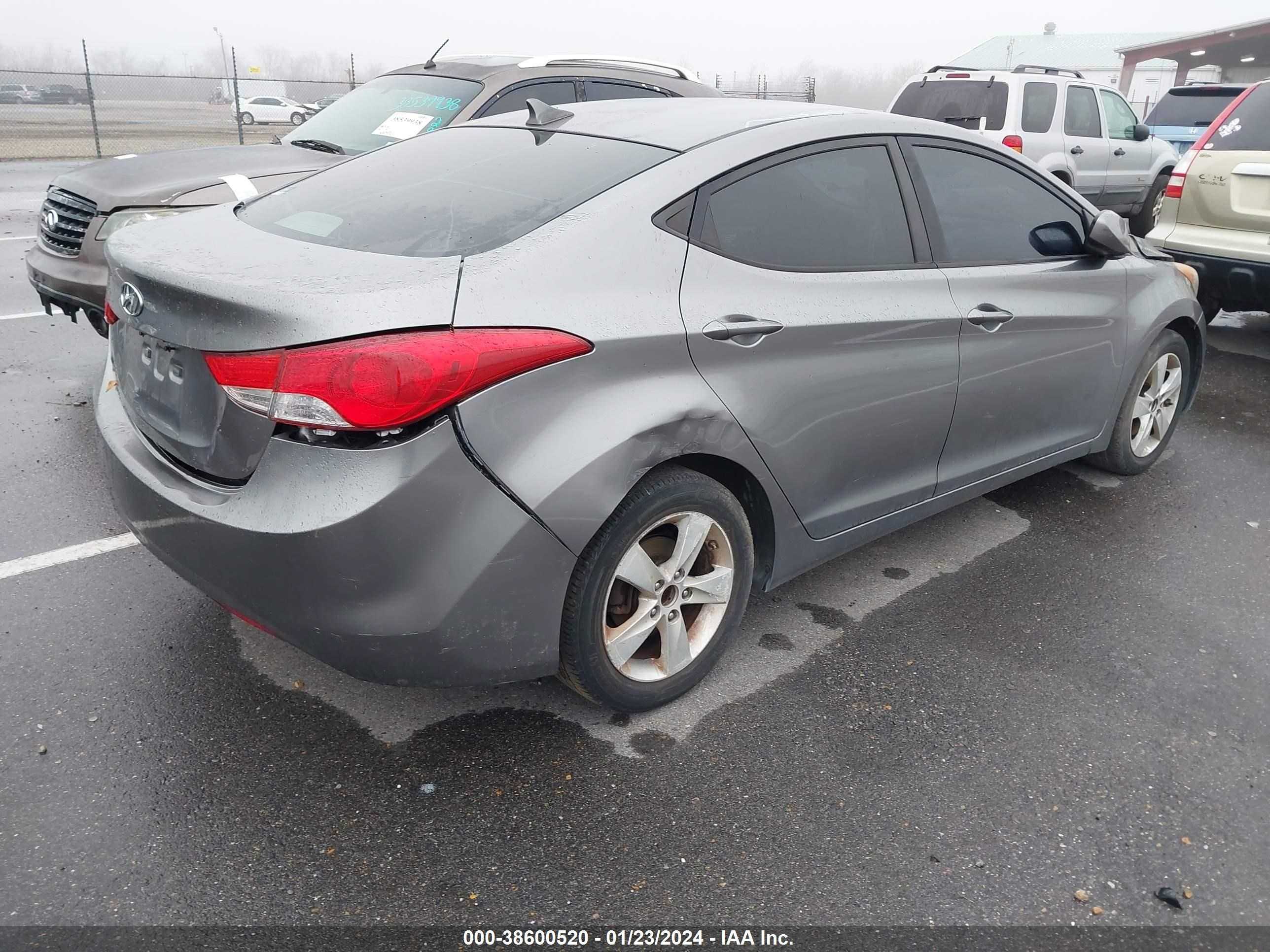 Photo 3 VIN: KMHDH4AE4DU720133 - HYUNDAI ELANTRA 