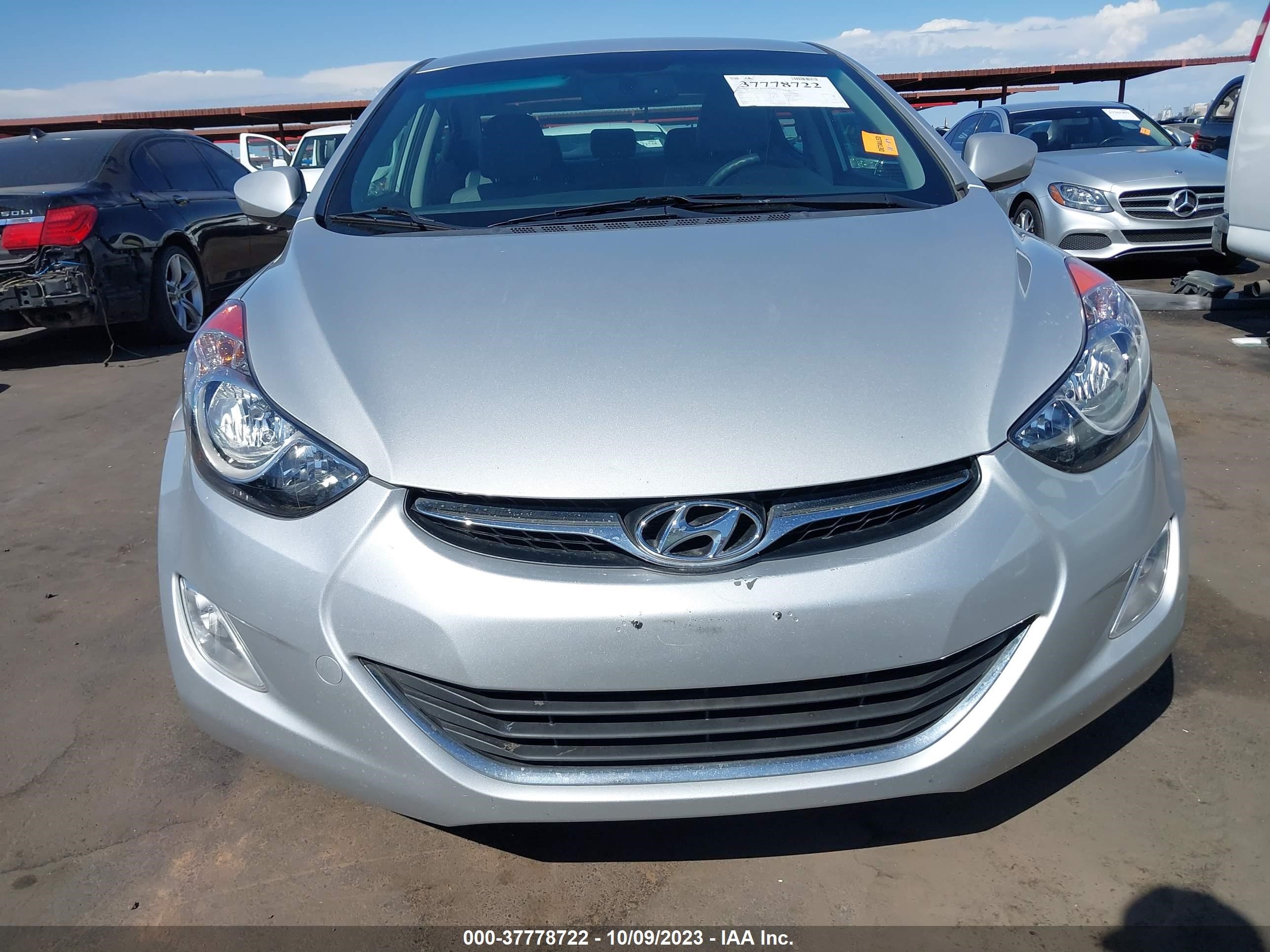 Photo 11 VIN: KMHDH4AE4DU901197 - HYUNDAI ELANTRA 