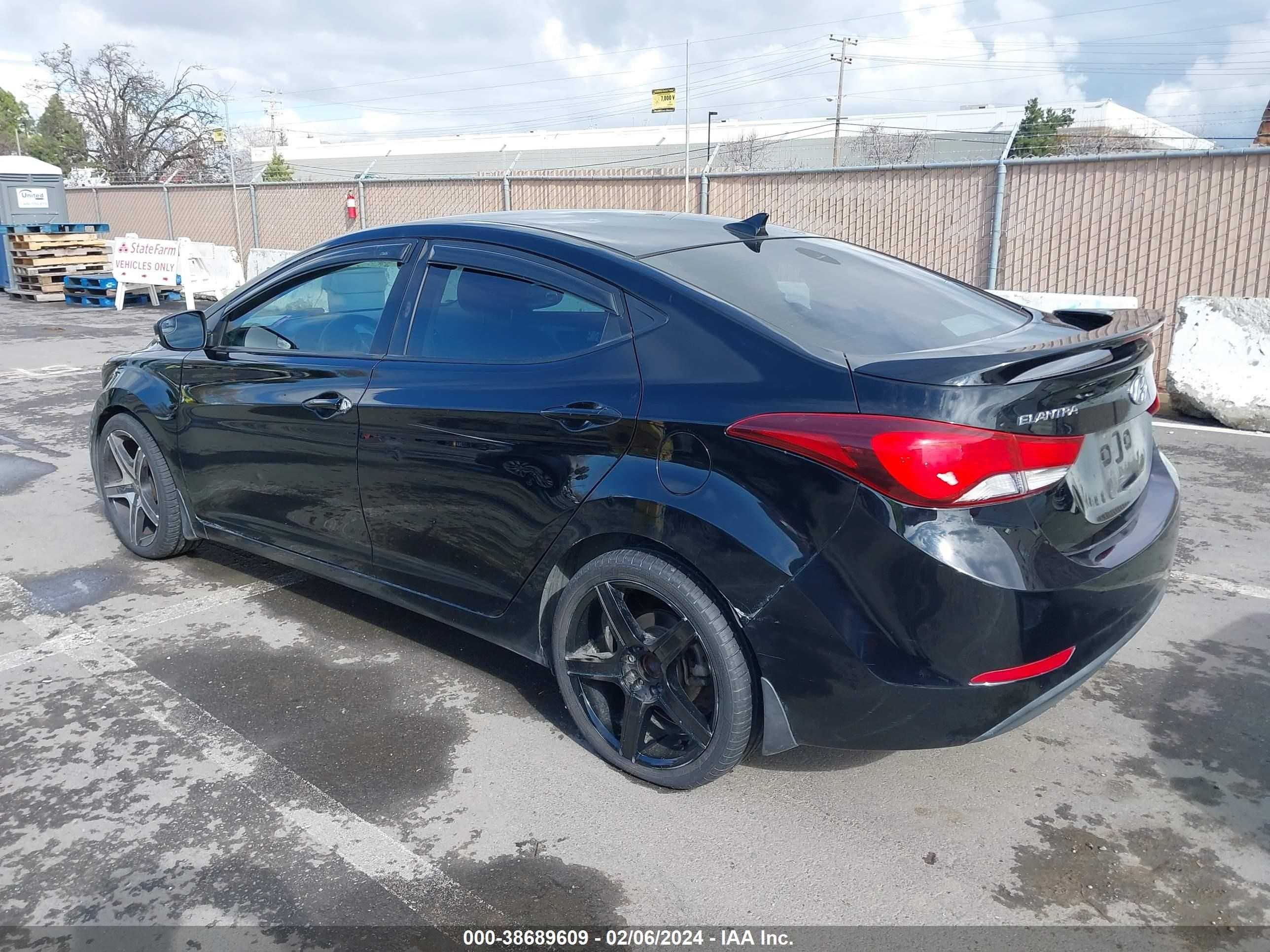 Photo 2 VIN: KMHDH4AE4EU205814 - HYUNDAI ELANTRA 