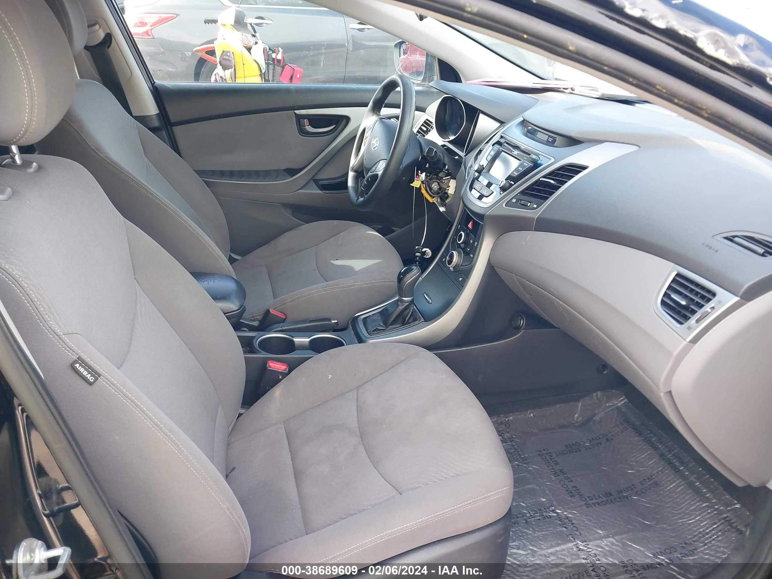 Photo 4 VIN: KMHDH4AE4EU205814 - HYUNDAI ELANTRA 