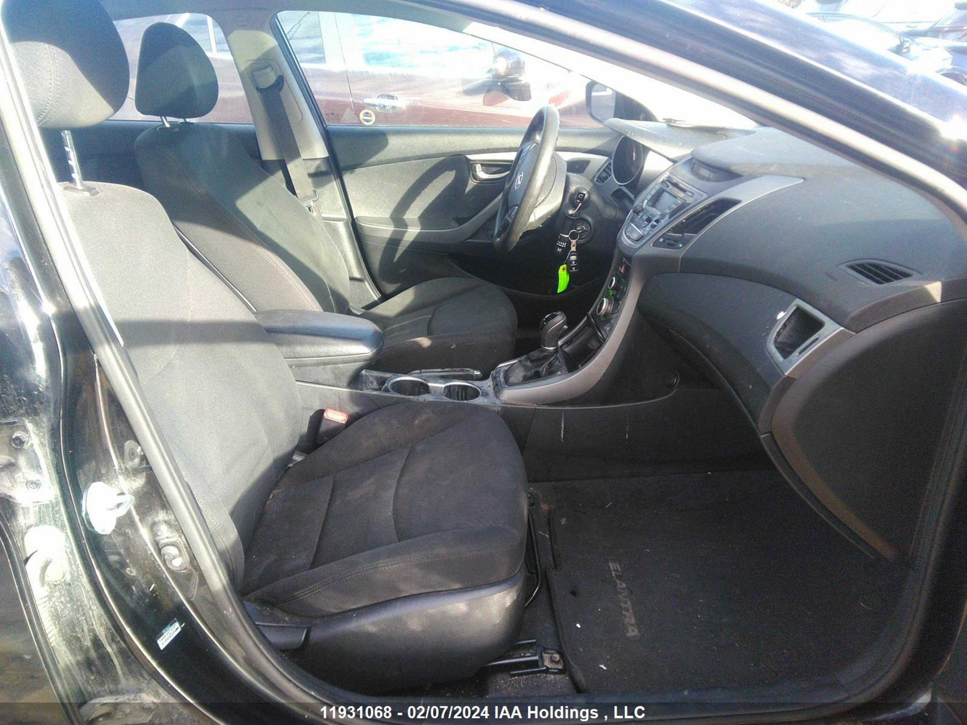 Photo 4 VIN: KMHDH4AE4FU267604 - HYUNDAI ELANTRA 