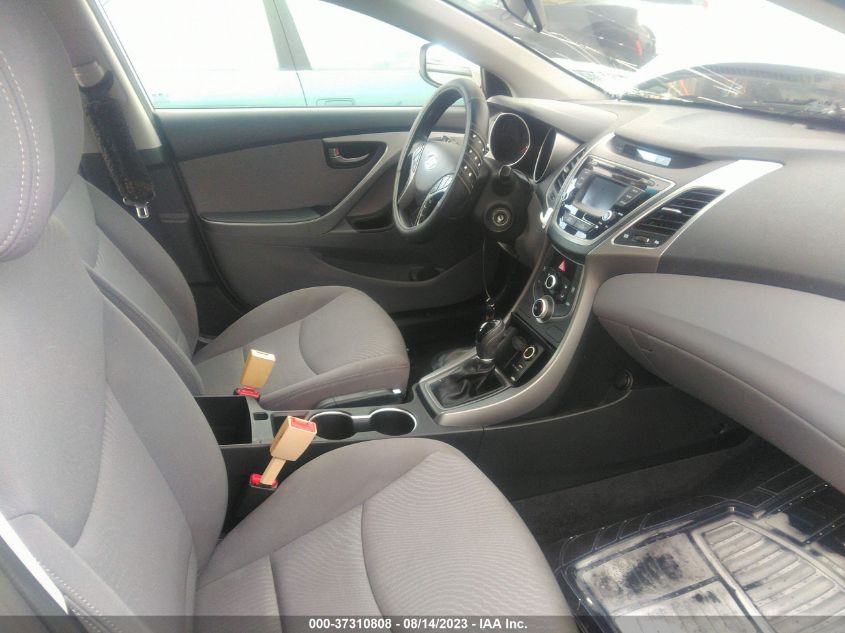 Photo 4 VIN: KMHDH4AE4FU303047 - HYUNDAI ELANTRA 