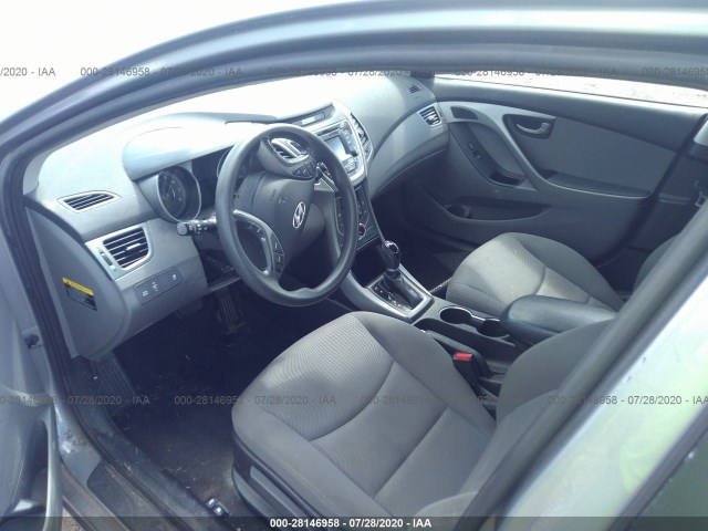 Photo 4 VIN: KMHDH4AE4FU303548 - HYUNDAI ELANTRA 