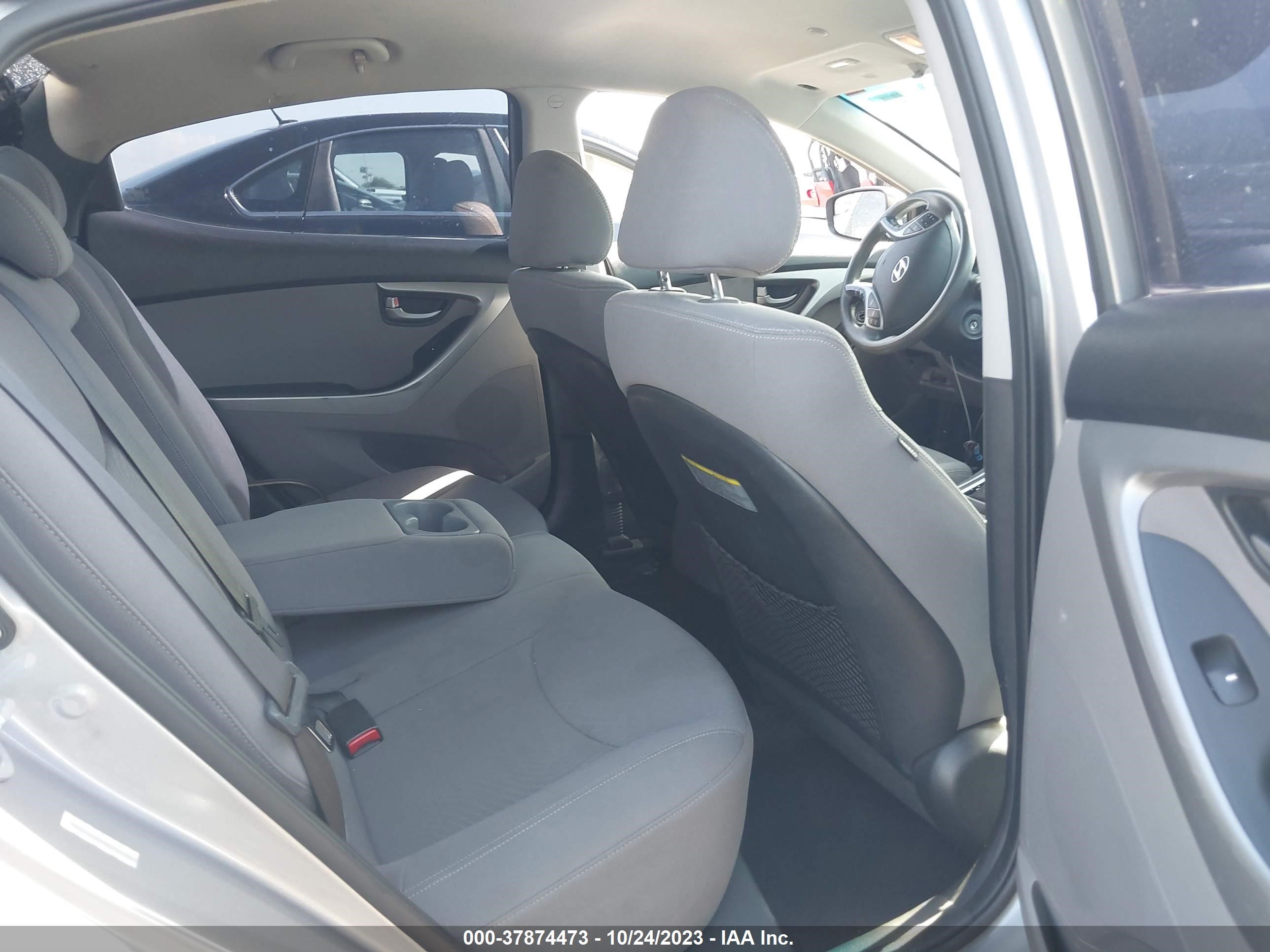 Photo 7 VIN: KMHDH4AE4FU354113 - HYUNDAI ELANTRA 